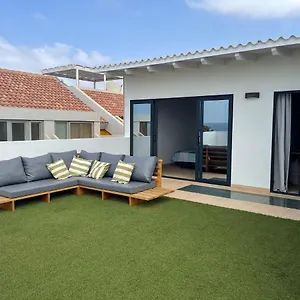Gasthof New Rooftop Gem With Stunning Oceanview 